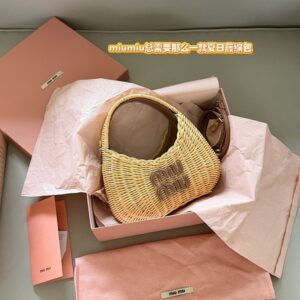 xinxin藤编包，22*12cm