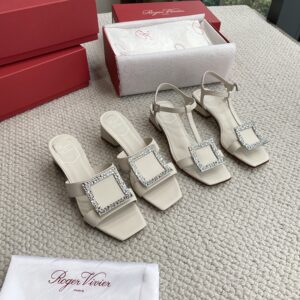 yicheng-660327330 拖鞋/凉鞋 34-40（34 40 不退换）
