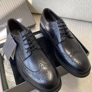 yicheng-660327562 男士皮鞋 39-44码